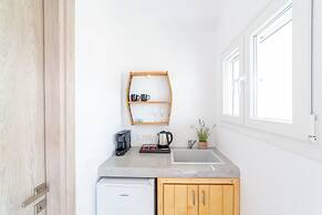 Athiri Luxury Suites Perivolos