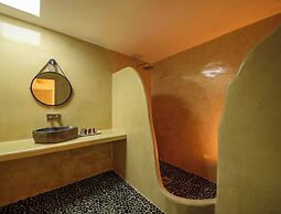 Athiri Luxury Suites Perivolos