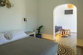 Athiri Luxury Suites Perivolos