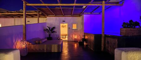 Athiri Luxury Suites Perivolos