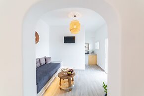 Athiri Luxury Suites Perivolos