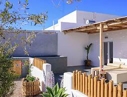 Athiri Luxury Suites Perivolos