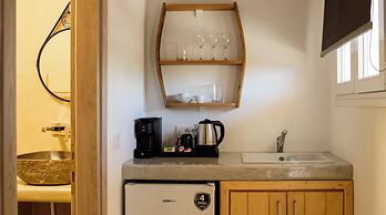 Athiri Luxury Suites Perivolos