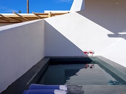 Athiri Luxury Suites Perivolos