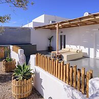 Athiri Luxury Suites Perivolos