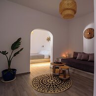 Athiri Luxury Suites Perivolos