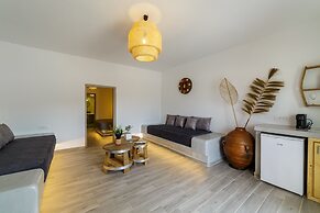 Athiri Luxury Suites Perivolos