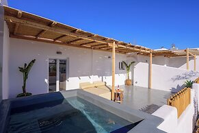 Athiri Luxury Suites Perivolos