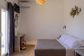 Athiri Luxury Suites Perivolos