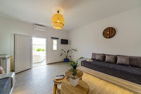 Athiri Luxury Suites Perivolos