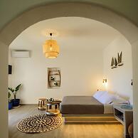 Athiri Luxury Suites Perivolos