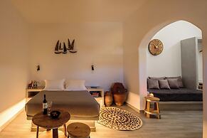 Athiri Luxury Suites Perivolos