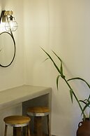 Athiri Luxury Suites Perivolos