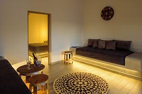 Athiri Luxury Suites Perivolos