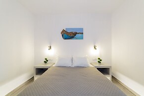 Athiri Luxury Suites Perivolos