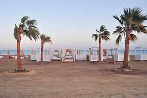 Mangroovy Magic PoolView 1BR in Beachfront Complex