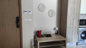 Mangroovy Magic PoolView 1BR in Beachfront Complex