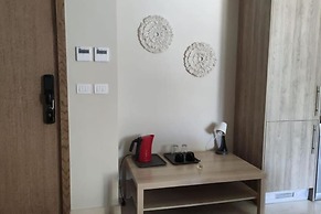 Mangroovy Magic PoolView 1BR in Beachfront Complex