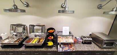 Hamburg Inn & Suites