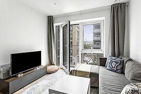 Stylish Flat In Battersea Reach