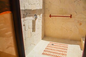 Therasia Luxury Beachfront Retreat