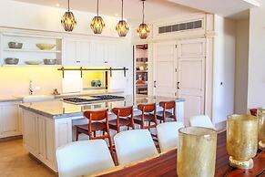 Therasia Luxury Beachfront Retreat