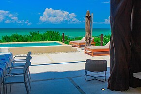 Therasia Luxury Beachfront Retreat