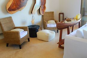 Therasia Luxury Beachfront Retreat