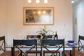 3 Bedrooms - Modern - Close to the Mall