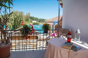 Dora I Studio - Cozy With bay View