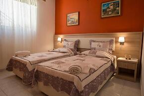 Dora II Studio - Simple Sweet Getaway