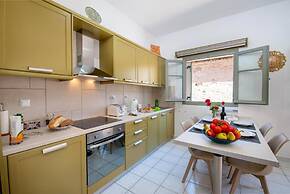 Dora II Studio - Simple Sweet Getaway