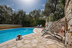 Chryssa Villa - Sun - Splashed Romantic
