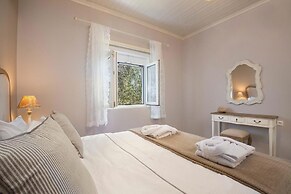 Chryssa Villa - Sun - Splashed Romantic