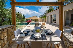 Terra Villa in Apergatika