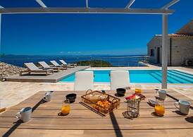 Above Blu Villa in Gaios