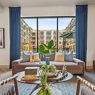 Prime West Downtown Studio w Washer Dryer