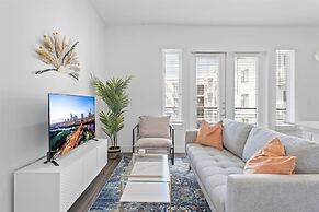 Prime West Downtown Studio w Washer Dryer