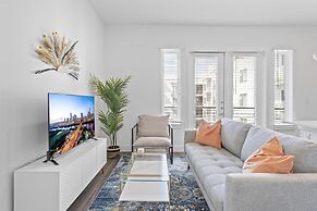 Prime West Downtown Studio w Washer Dryer