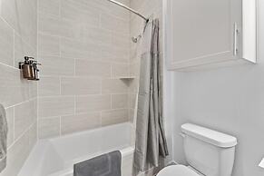 Prime West Downtown Studio w Washer Dryer