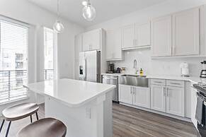 Prime West Downtown Studio w Washer Dryer