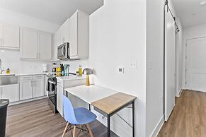 Prime West Downtown Studio w Washer Dryer