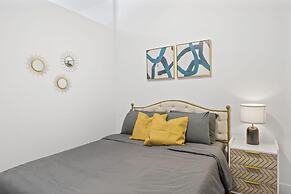 Prime West Downtown Studio w Washer Dryer