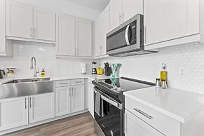 Prime West Downtown Studio w Washer Dryer