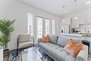 Prime West Downtown Studio w Washer Dryer