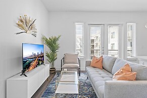 Boho Soco 1BR Queen Suite w Gympickleballlaundry