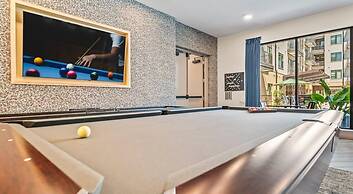 Boho Soco 1BR Queen Suite w Gympickleballlaundry