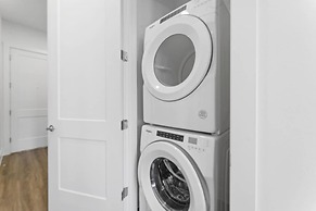 Boho Soco 1BR Queen Suite w Gympickleballlaundry