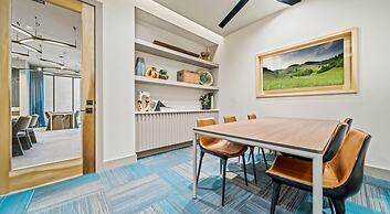 Boho Soco 1BR Queen Suite w Gympickleballlaundry