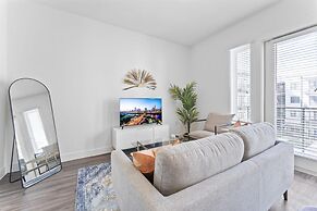 Boho Soco 1BR Queen Suite w Gympickleballlaundry